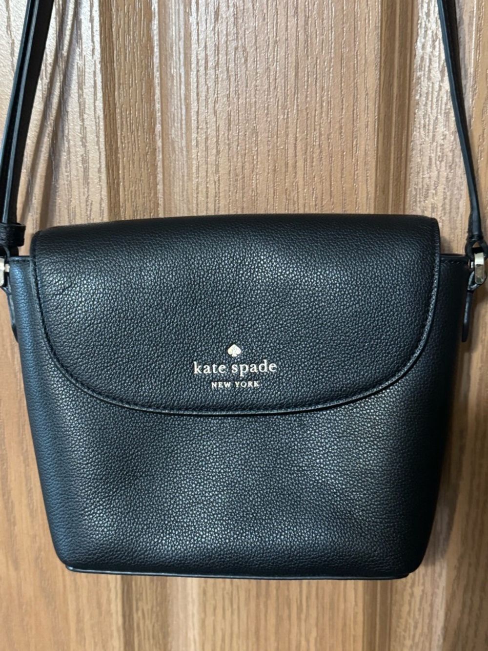 KATE SPADE Black Pebbled Leather  Crossbody/Shoulder Bag  with Gold Accents EUC - Picture 2 of 11
